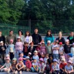 Les élèves de maternelle de Bischwiller découvrent le tennis au club local.