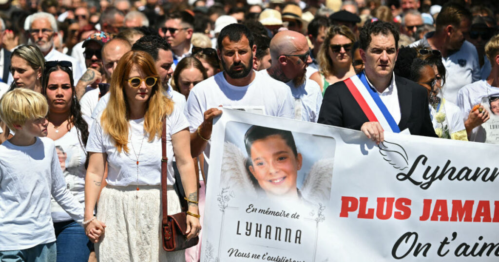 Mort de Lyhanna : tensions politiques autour des obsèques de la collégienne.