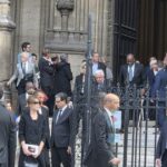 Obsèques de Bernadette Chirac : les invités quittent la basilique après l’office religieux.