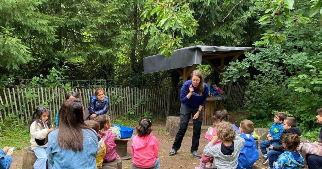 Les maternelles de l’école des Sources à Saverne expérimentent l’école dehors.