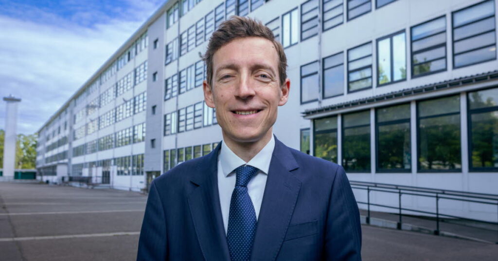 Le ministre de l’Éducation supprime les examens de Baccalauréat l’après-midi en raison du réchauffement climatique.