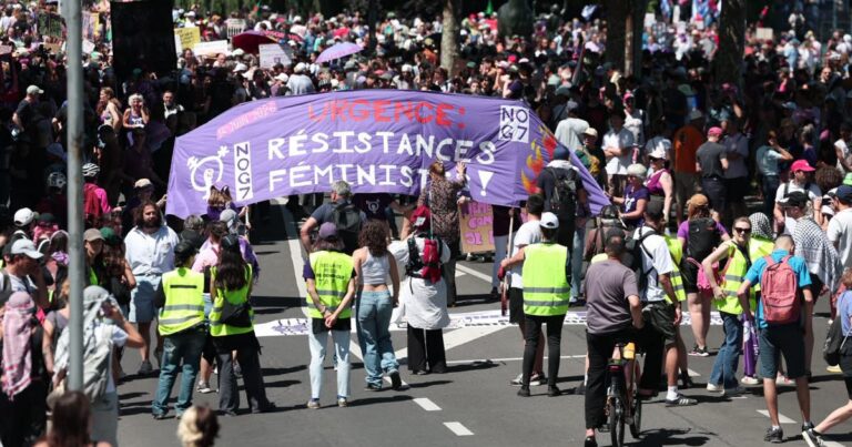 G7 à Évian : des milliers de manifestants défilent, quelques heurts signalés