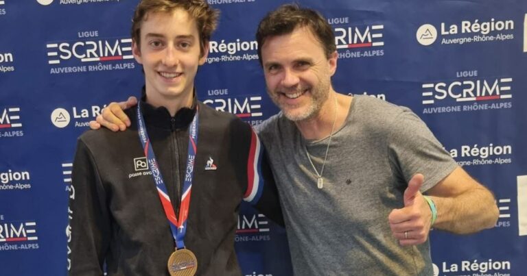 Maxime Delèvacque brille lors des championnats nationaux d’escrime en France.