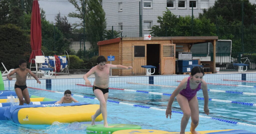 Triathlon scolaire : des élèves de France engagés pour la promotion du sport et de la santé.