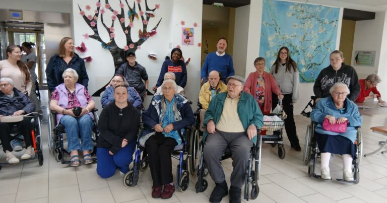 Haguenau : des lycéens collaborent avec les résidents de l’Ehpad Barberousse pour des activités.