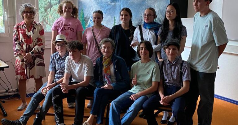 Les collégiens des Sources à Saverne présentent une pièce de théâtre en alsacien.