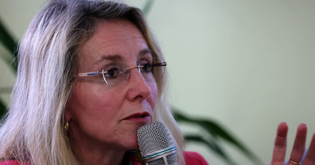Anne-Marie Jean prend la présidence de la Société des amis des universités de Strasbourg.