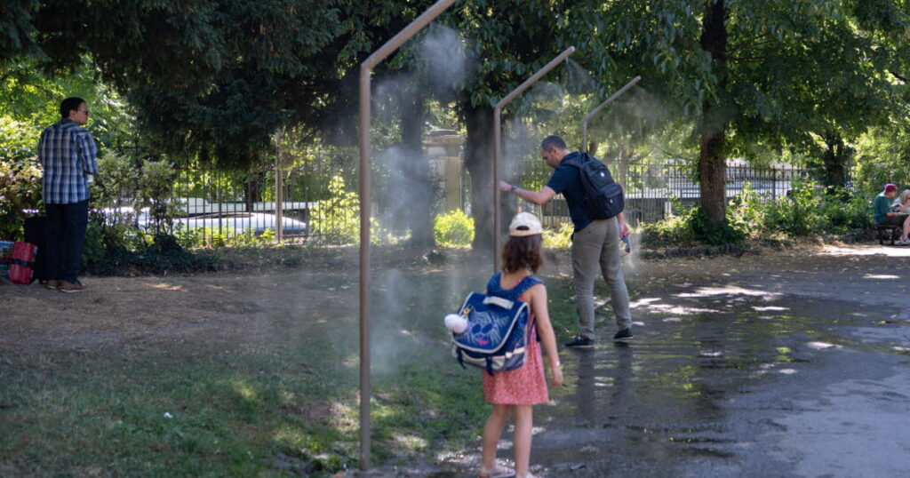 Météo-France annonce une canicule étendue et intense sur plusieurs régions françaises.