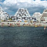 Les congés payés ont favorisé la création des stations balnéaires de La Grande-Motte et du Cap d&rsquo;Agde.