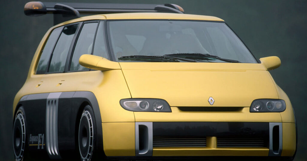 Renault intègre un moteur de Formule 1 dans son modèle Espace pour améliorer la performance.