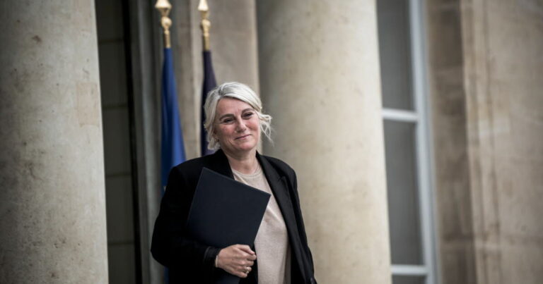 Le gouvernement envisage de réduire le remboursement des actes médicaux par la Sécurité sociale.