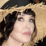 Isabelle Adjani analyse l’importance de l’histoire de Marilyn Monroe dans la culture contemporaine.
