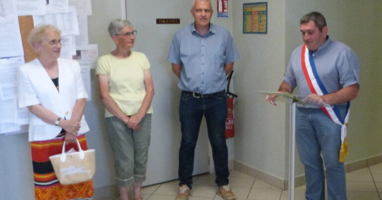 Inauguration du panneau commémoratif des maires à Grazac : une liste de noms dévoilée.