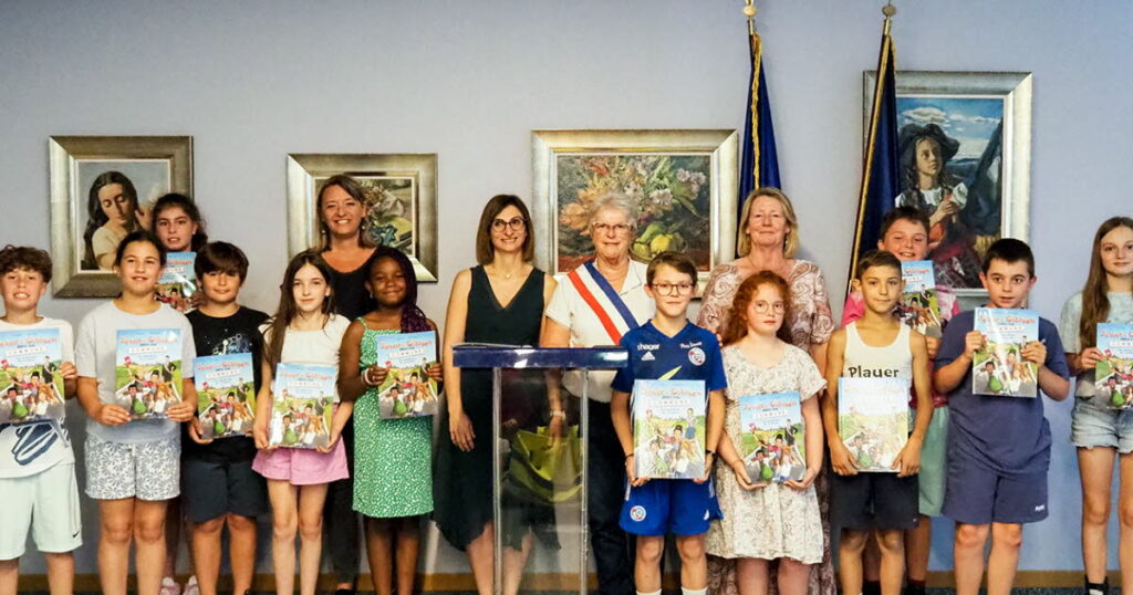 Biesheim : remise de diplômes de citoyenneté aux élèves de CM1-CM2 à la mairie
