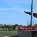 Rénovation estivale du terrain de foot à Marcy-l&rsquo;Étoile : lancement par les élus locaux.
