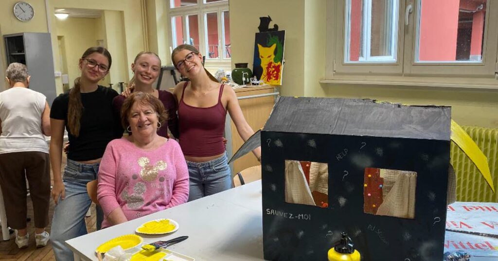 Ateliers d’art thérapeutiques par des élèves du lycée Leclerc pour des personnes en souffrance à Saverne
