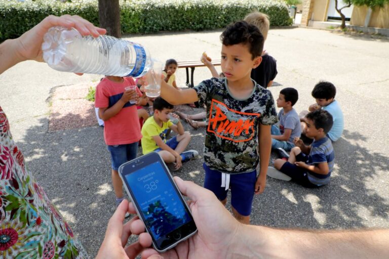 Vitrolles et CCAS mettent en place des mesures pour protéger les personnes vulnérables durant la canicule.