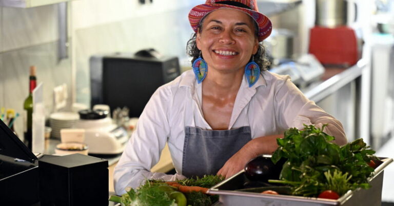 Une cheffe chilienne de Bourg-en-Bresse ferme son restaurant pour lancer un centre de formation.