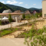 Achèvement de la végétalisation de la cour de l&rsquo;école de Schirmeck par la municipalité.