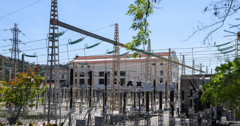 Canicule en France : tensions sur l’électricité et les transports face à la chaleur.