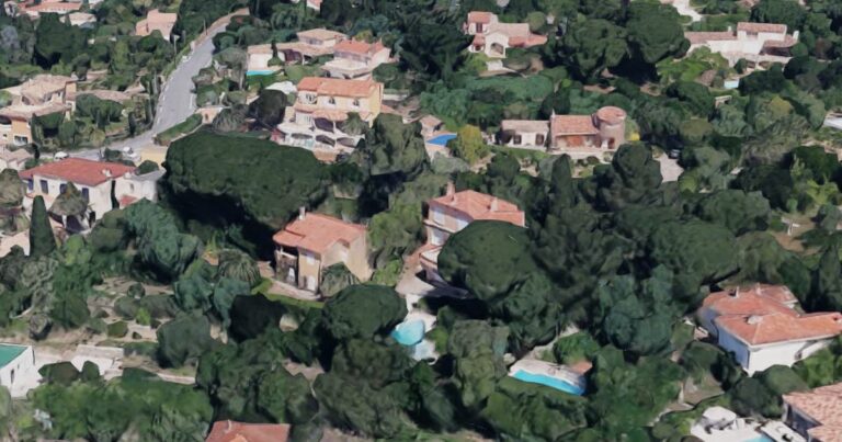 La ministre de l’Écologie possède-t-elle une villa climatisée avec piscine ?