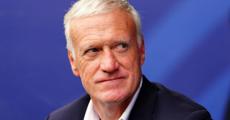 Coupe du monde 2026 : Deschamps soutenu par les sélectionneurs, les Bleus affrontent la Suède.