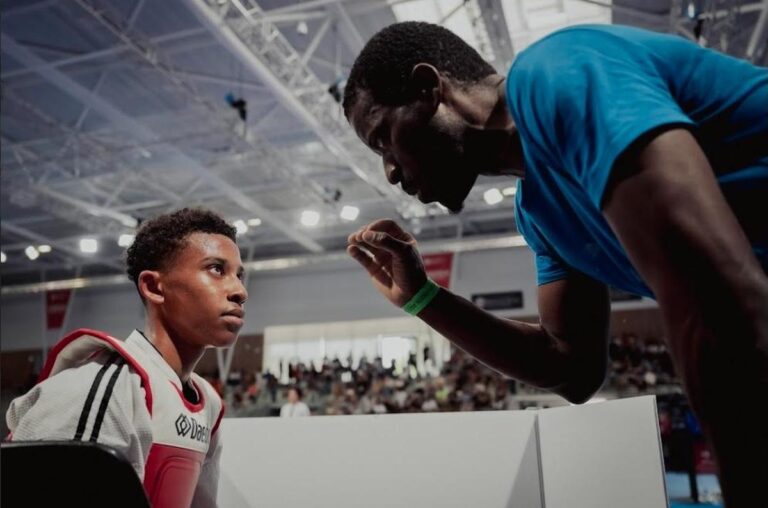 Ethan Nomo, 14 ans, champion de France de taekwondo, aspire à de nouveaux défis sportifs.