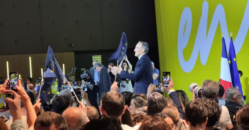 Présidentielle 2027 : Raphaël Glucksmann lance un meeting pour rassembler la gauche.