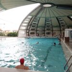 Canicule à Arles : les familles se rendent à la piscine municipale pour se rafraîchir