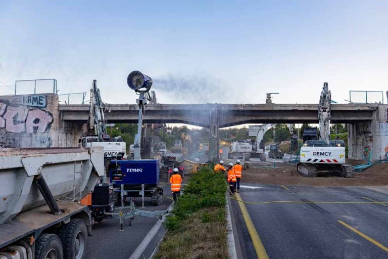Démolition de deux ponts sur l’A7 : travaux réalisés par les équipes de Vinci Autoroutes.