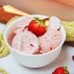 Glace à la fraise : l’histoire de la pâtisserie révélée par des chefs français.