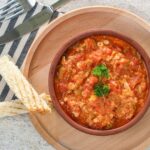 Recette traditionnelle du Menemen turc : préparation et ingrédients essentiels