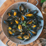Recette maison de moules marinières : une méthode simple pour les amateurs de fruits de mer