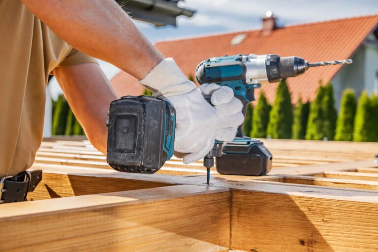 Rénovation : artisans du bâtiment inquiets de la fin des aides pour l’isolation