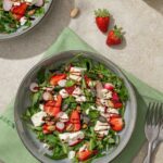 Salade de roquette, fraises et feta : une recette simple et fraîche pour l&rsquo;été