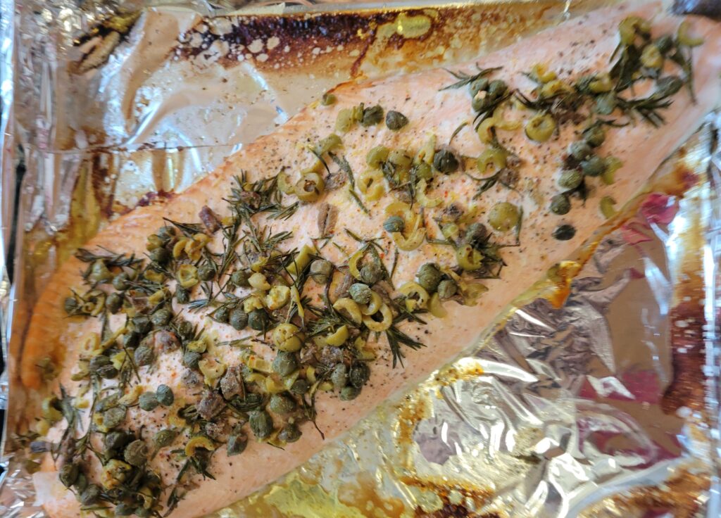 Saumon farci : une recette de Jamie Oliver pour une préparation culinaire simplifiée.
