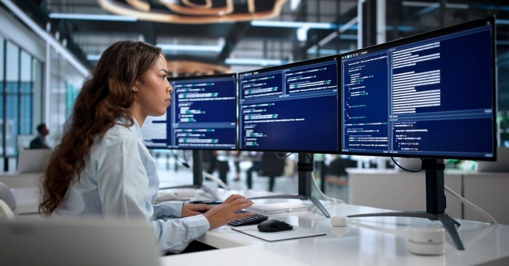 Cinq formations pour accéder aux métiers de la cybersécurité en France.