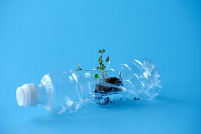 Bioplastiques : une étude évalue leur véritable impact environnemental en Europe.