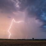 Orages et canicule : 10 départements français placés en alerte météorologique.
