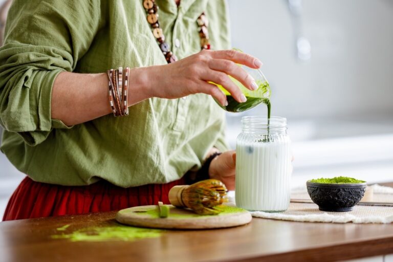 Matcha Jade Bio introduit un matcha innovant pour améliorer les recettes culinaires.