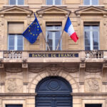 Alerte de la Banque de France sur la crise financière et ses conséquences économiques.