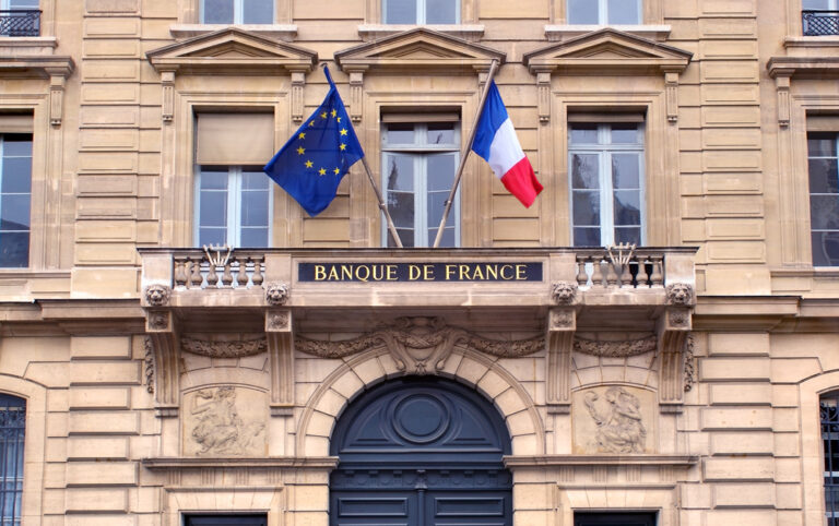 Alerte de la Banque de France sur la crise financière et ses conséquences économiques.