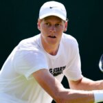 Sinner et Fils en forme lors d&rsquo;une exhibition avant Wimbledon