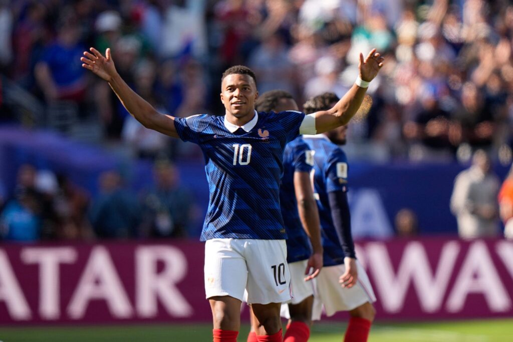 France-Sénégal : Mbappé entre dans l’histoire avec le début du Mondial pour les Bleus.