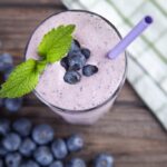 La consommation de smoothies aux myrtilles augmente dans les cafés français en 2023.