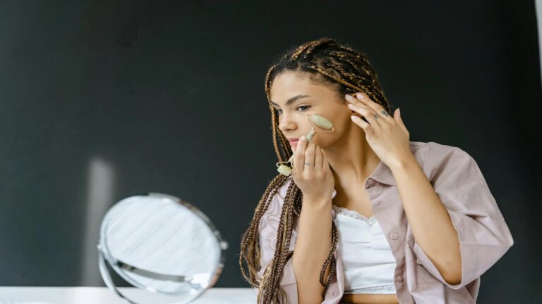 Les soins du visage pour femmes en France : nouvelles recommandations de dermatologues.