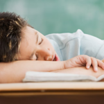 Une expérience scientifique remet en question l&rsquo;utilité du sommeil dans la santé humaine.