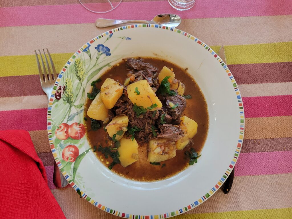 Spezzatino : le bourguignon à l’italienne adopté par les chefs de la gastronomie italienne