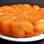 Christophe Michalak présente une nouvelle interprétation de la tarte tatin en pâtisserie.