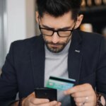 Neuf banques européennes ciblées par un malware exploitant le NFC des smartphones.